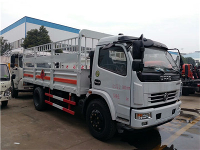 東風(fēng)多利卡5.1米氣瓶運輸車 東風(fēng)多利卡5.1米氣瓶運輸車