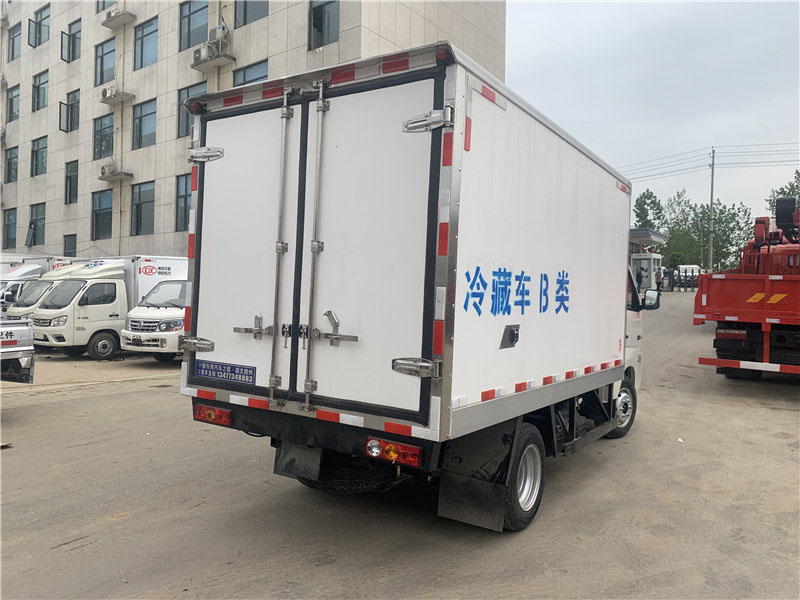 國(guó)六 福田祥菱3.1米冷藏車(chē)