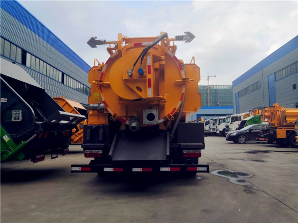 東風(fēng)大多利卡10方清洗吸污車 東風(fēng)大多利卡10方清洗吸污車