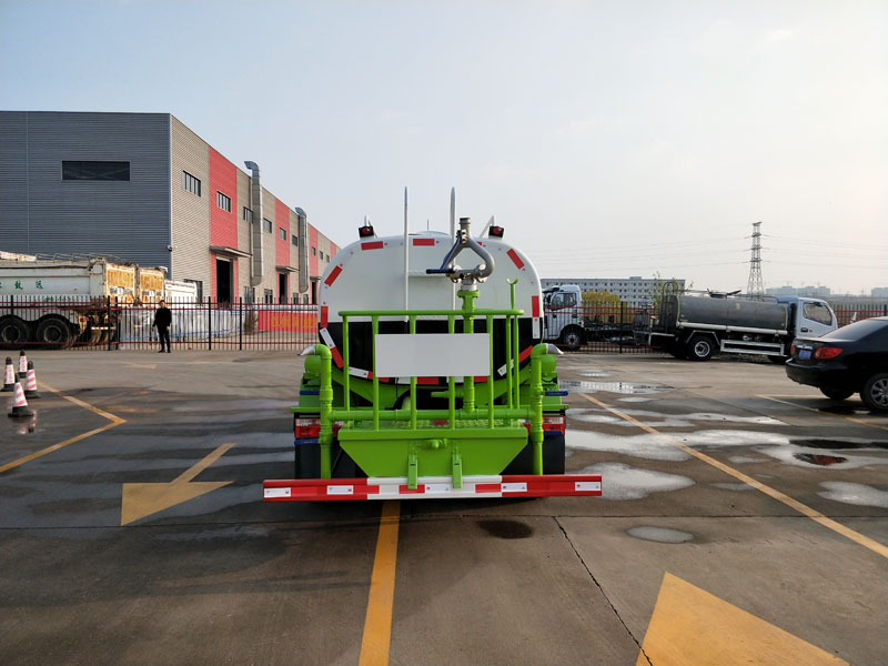 國(guó)六5方東風(fēng)灑水車 國(guó)六5方東風(fēng)灑水車