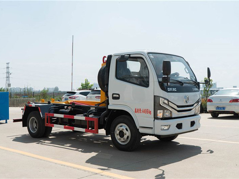 藍牌東風(fēng)多利卡5方勾臂垃圾車 藍牌東風(fēng)多利卡5方勾臂垃圾車